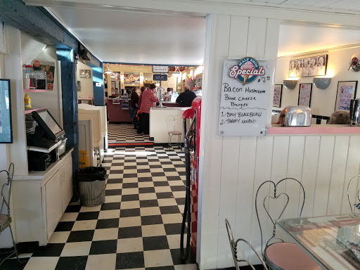 American Restaurant «Depot Street Malt Shop», reviews and photos, 57 Depot St, Stowe, VT 05672, USA