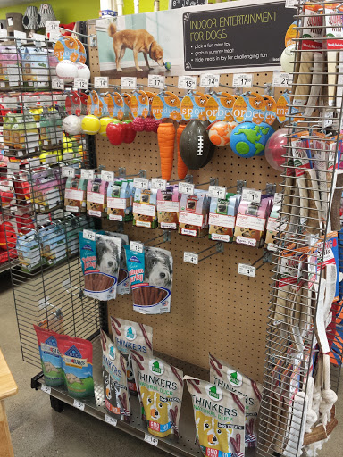 Pet Supply Store «Unleashed by Petco», reviews and photos, 3300 Lakeshore Ave, Oakland, CA 94610, USA
