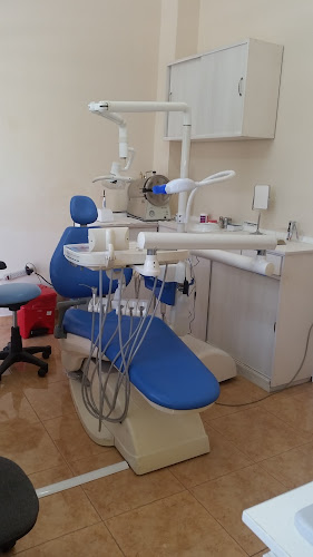 "Consultorio Dental" Dr. Emanuel Farinango Salazar
