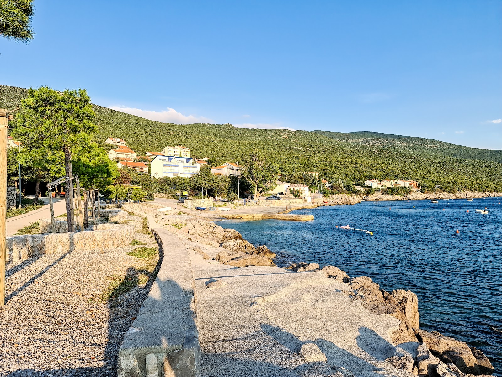 Zdjęcie Smokvica beach z powierzchnią szary kamyk