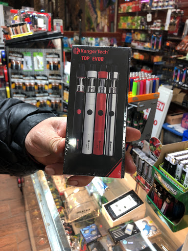 Vaporizer Store «Arlington Vape Tobacco & Hookah», reviews and photos, 1201 S Hayes St, Arlington, VA 22202, USA