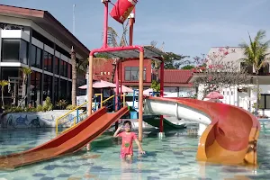 Swimming Pool Tamansari Majapahit image