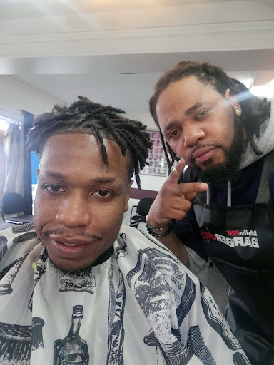 Barber Shop «Fade Away Barber & Beauty», reviews and photos, 8104 S Tacoma Way, Tacoma, WA 98499, USA