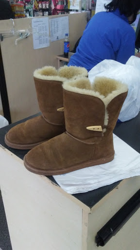 Thrift Store «Goodwill Lakewood», reviews and photos, 1450 S Wadsworth Blvd, Lakewood, CO 80226, USA