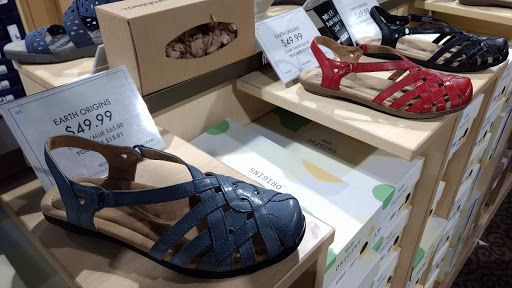 Shoe Store «DSW Designer Shoe Warehouse», reviews and photos, 4619 E 82nd St, Castleton, IN 46250, USA