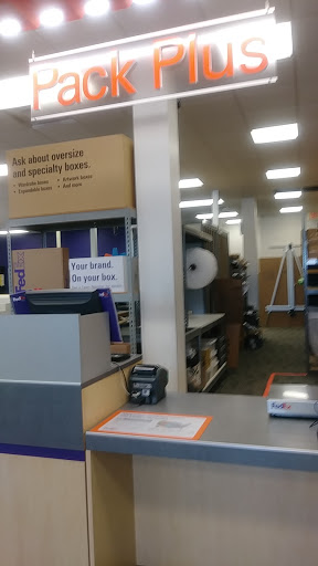 Print Shop «FedEx Office Print & Ship Center», reviews and photos, 2330 N Hwy 67, Florissant, MO 63033, USA