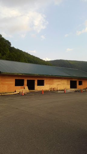 Supermarket «Jim Thorpe Market», reviews and photos, 1 River St, Jim Thorpe, PA 18229, USA