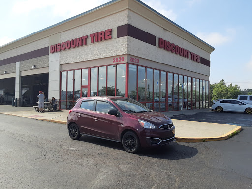 Tire Shop «Discount Tire Store - Lancaster, OH», reviews and photos, 2820 Columbus-Lancaster Rd NW, Lancaster, OH 43130, USA