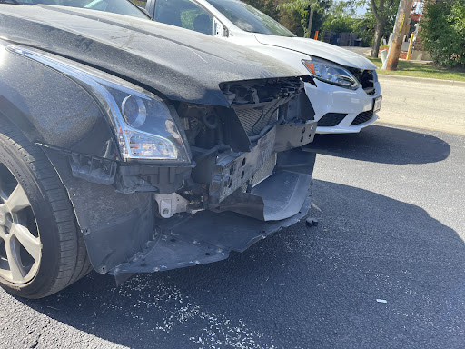 Auto Body Shop «Gerber Collision & Glass», reviews and photos, 801 N State St, Elgin, IL 60123, USA