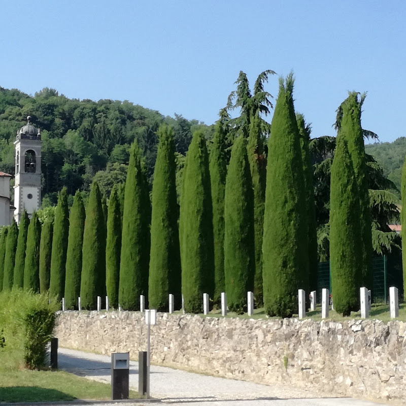 Cimitero comunale di Albese con Cassano
