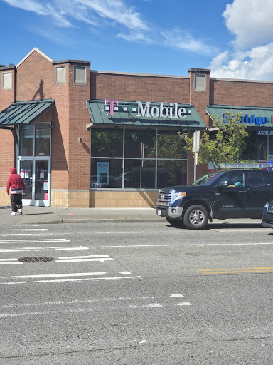 Cell Phone Store «T-Mobile», reviews and photos, 1516 SW Roxbury St a, Seattle, WA 98106, USA