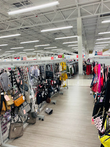 Clothing Store «Burlington Coat Factory», reviews and photos, 955 W Brandon Blvd, Brandon, FL 33511, USA