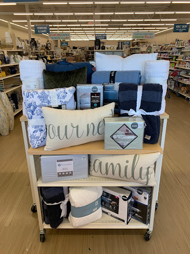 Home Goods Store «Tuesday Morning», reviews and photos, 844 Ritchie Hwy, Severna Park, MD 21146, USA