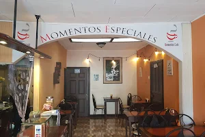 Momentos Café image
