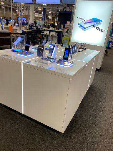 Electronics Store «Best Buy», reviews and photos, 1 Garden State Plaza Blvd, Paramus, NJ 07652, USA