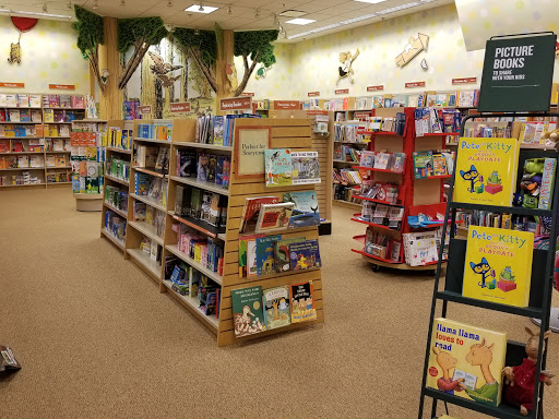 Book Store «Barnes & Noble», reviews and photos, 113 W County Center, Des Peres, MO 63131, USA