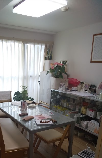シナリー化粧品アイラピア営業所