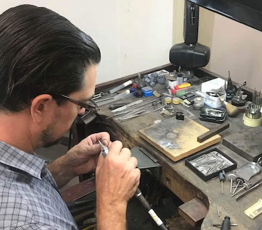 Jewelry Store «Abercrombie Gems + Precious Metals», reviews and photos, 3008 Bee Cave Rd #100, Austin, TX 78746, USA