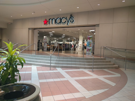 Shopping Mall «Mayfair», reviews and photos, 2500 N Mayfair Rd, Wauwatosa, WI 53226, USA