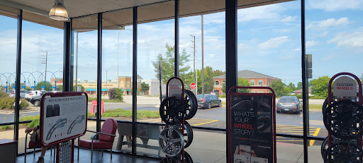 Tire Shop «Discount Tire Store - Algonquin, IL», reviews and photos, 2341 W Algonquin Rd, Algonquin, IL 60102, USA