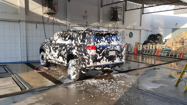 Opiniones de IM CAR WASH Lavado de Autos en Breña Lima en Breña - Servicio de lavado de coches