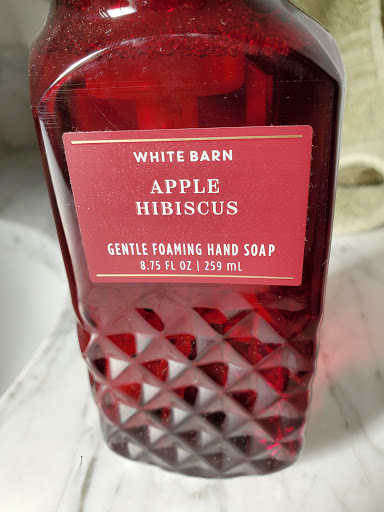 Beauty Supply Store «Bath & Body Works», reviews and photos, 111 Nut Tree Rd, Vacaville, CA 95687, USA