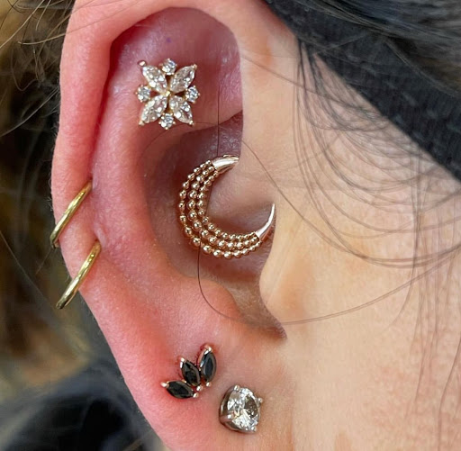 Tattoo Shop «Deep Roots Tattoo and Body Piercing», reviews and photos, 209 Bellevue Way NE, Bellevue, WA 98004, USA