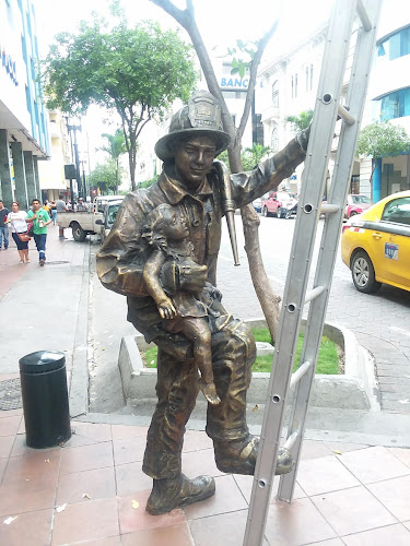 Opiniones de Estatua de Bombero Guayaquileño en Guayaquil - Museo