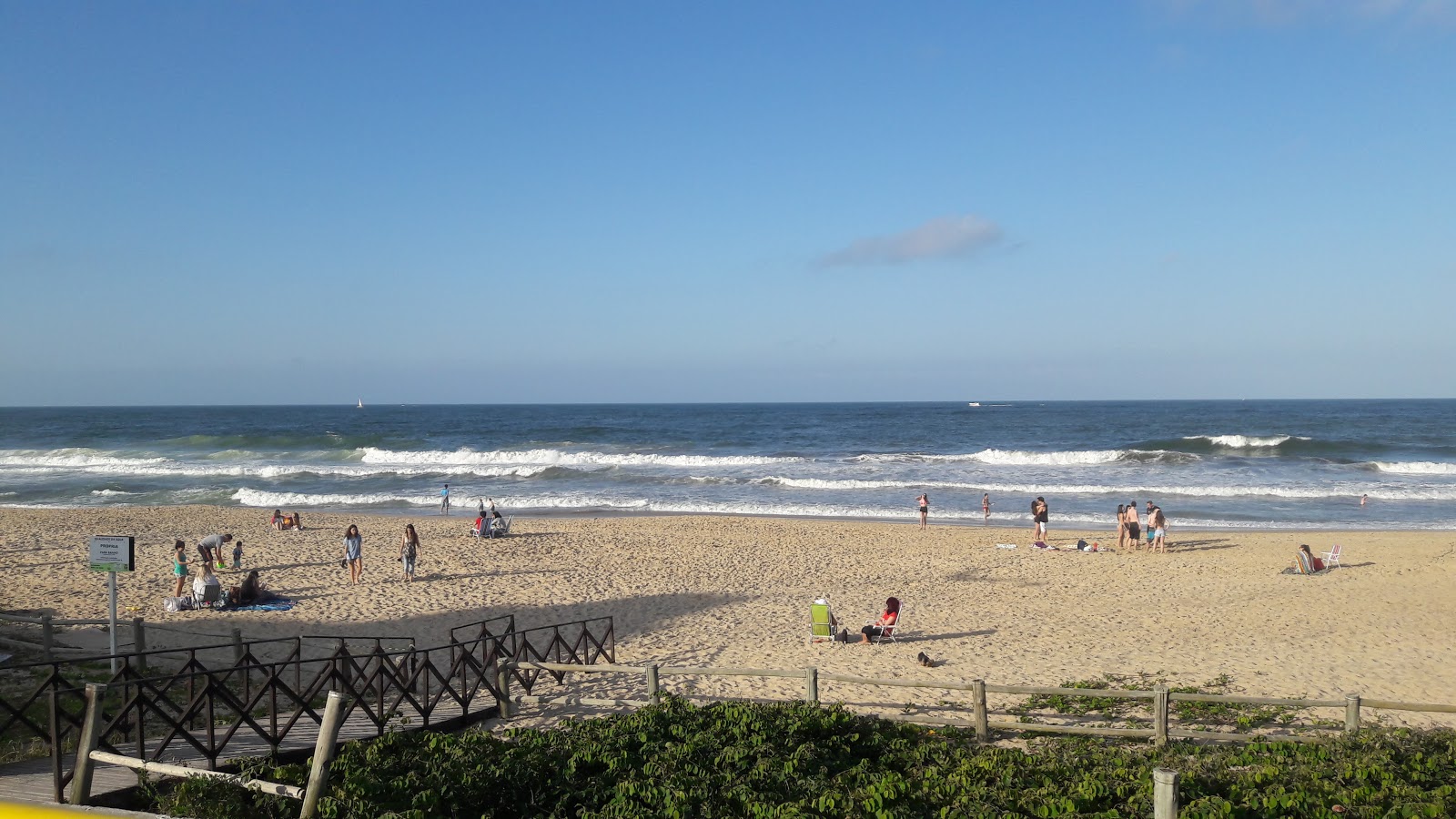Foto af Praia dos Amores - populært sted blandt afslapningskendere