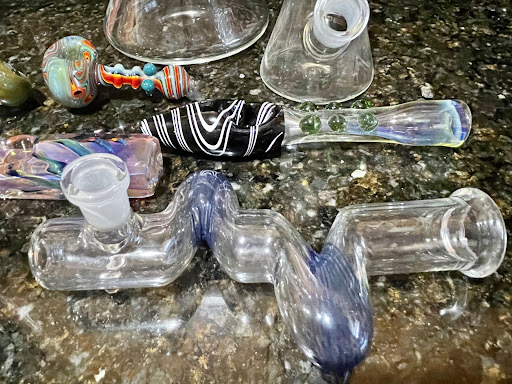 Tobacco Shop «Whole Leaf Tobacco», reviews and photos, 4945 N Milwaukee Ave, Chicago, IL 60630, USA