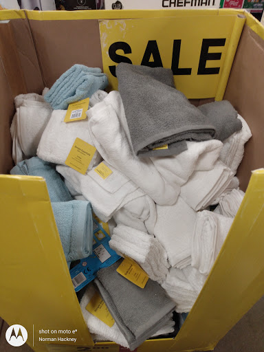 Grocery Store «Kroger», reviews and photos, 525 E Clifty Dr, Madison, IN 47250, USA