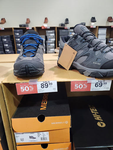 Shoe Store «Off Broadway Shoe Warehouse», reviews and photos, 8510 Northfield Blvd #1810, Denver, CO 80238, USA