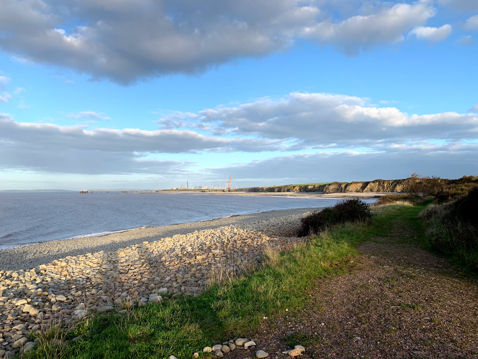 Foto van Lilstock Strand gelegen in een natuurlijk gebied