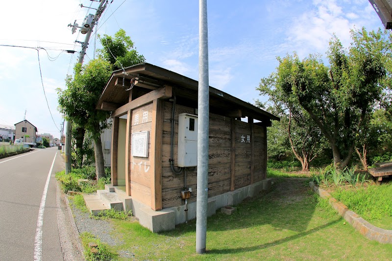 公衆トイレ（赤坂泉公園）
