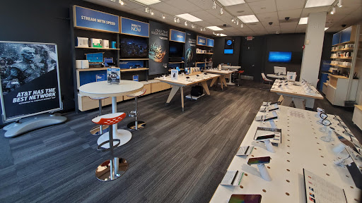 Cell Phone Store «AT&T», reviews and photos, 704 Bridgeport Ave, Shelton, CT 06484, USA
