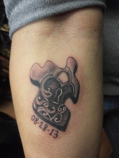 Tattoo Shop «Diamond.Ink.Tattoo.Studio», reviews and photos, 226 E Inyo Ave, Tulare, CA 93274, USA