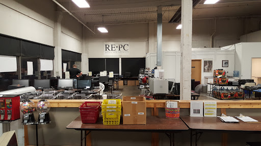 Used Computer Store «RE-PC Recycled Computers and Peripherals», reviews and photos, 1565 6th Ave S, Seattle, WA 98134, USA