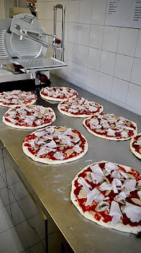 Photos du propriétaire du Pizzas à emporter La Cabane à Pizza - Pizzeria 24h/24 7j/7 à Paulmy - n°6