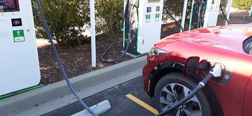 American Restaurant «Cracker Barrel Old Country Store», reviews and photos, 3701 Elmsley Ct, Greensboro, NC 27406, USA