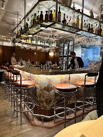 Atmosphère du Restaurant français Abstinence - Restaurant & Bar à Vin Vinyle à Paris - n°17