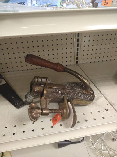 Thrift Store «3 Way Thrift Store Inc», reviews and photos, 10152 Central Ave, Montclair, CA 91763, USA