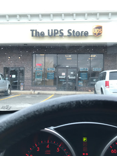Shipping and Mailing Service «The UPS Store», reviews and photos, 119 Drum Hill Rd, Chelmsford, MA 01824, USA