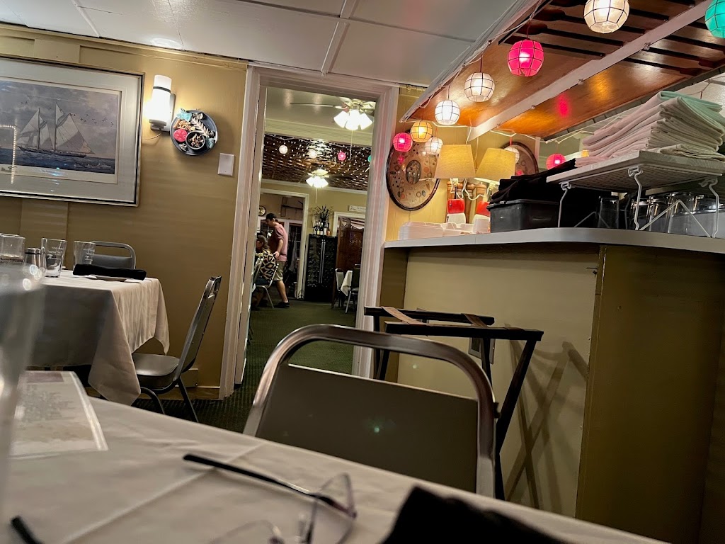 Sandpiper Restaurant 22578