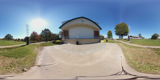 Performing Arts Theater «Gladstone Amphitheater», reviews and photos, 7656 N Troost Ave, Gladstone, MO 64118, USA