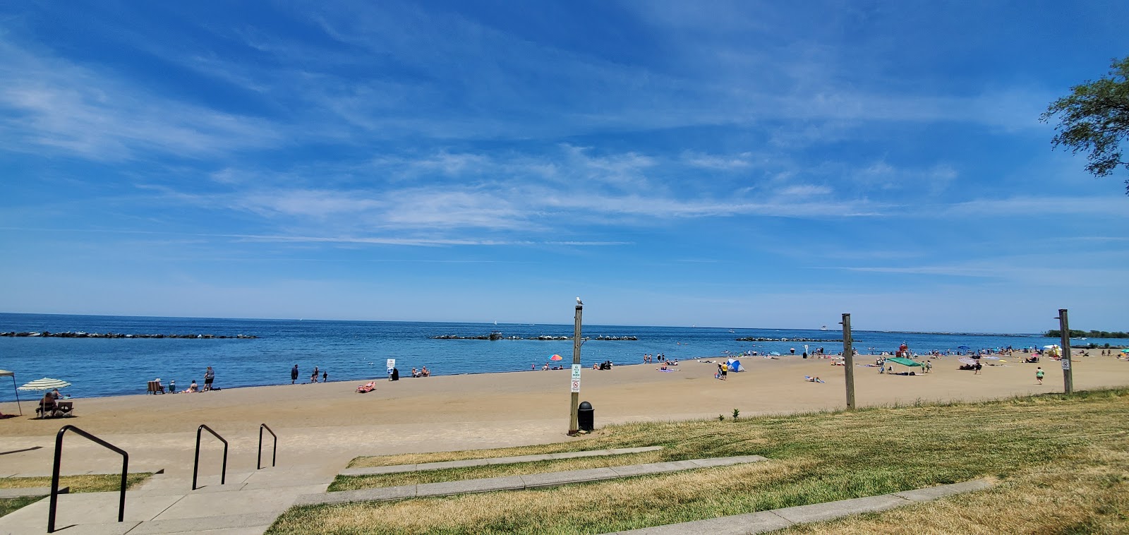 Φωτογραφία του Lakeview Beach με φωτεινή άμμος επιφάνεια