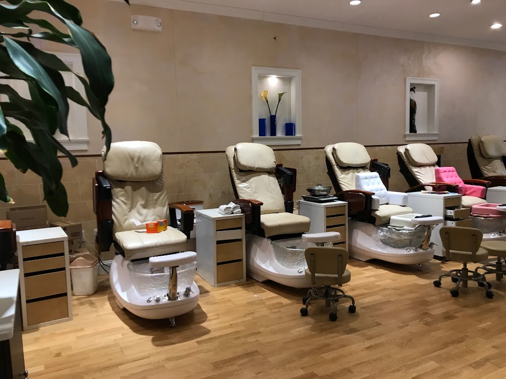 Royal Nails & Spa 06880