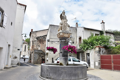 Mairie De Neschers à Neschers