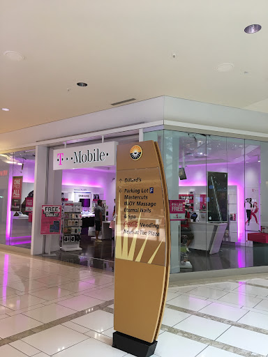 T-Mobile, 2223 N Westshore Blvd #150d, Tampa, FL 33607, USA, 