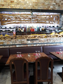 Atmosphère du Restaurant grec Restaurant MYTHOS à Valenciennes - n°18