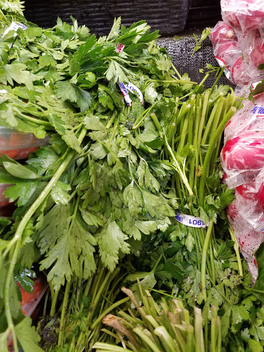 Grocery Store «Fresh Thyme Farmers Market- W. Des Moines», reviews and photos, 2900 University Ave, West Des Moines, IA 50266, USA